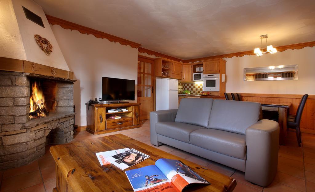Chalet Des Neiges Plein Sud วัลโตรองส์ ภายนอก รูปภาพ